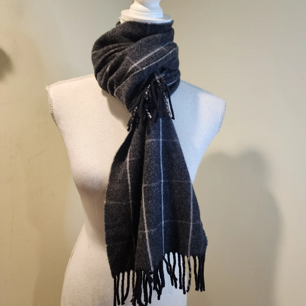 BLACK BROWN 1826 Plaid Fringe Cashmere  Scarf in Dark Gray